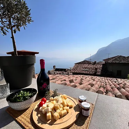 Casa Storica Gardola Semesterbostad