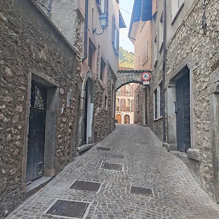 Nyaraló Casa Storica Gardola *